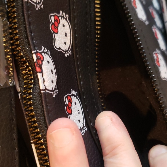 Hello Kitty Crossbody and Wallet Set NWT - Picture 3 of 5